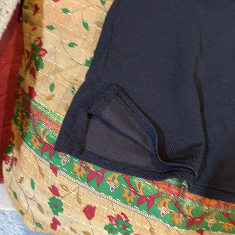 Lands' End Black and White Trim Top. Size 20W (like new) - Picture 3 of 6